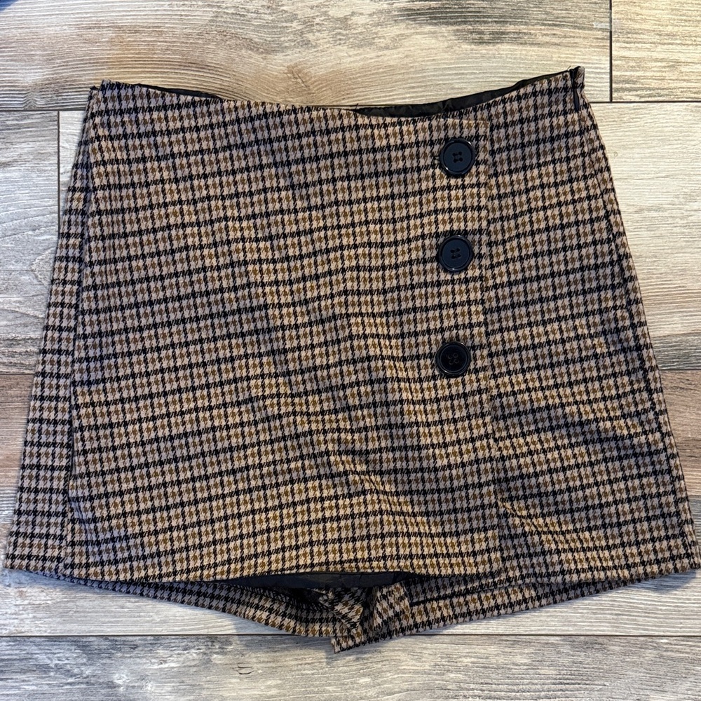 Chic Brown Plaid Skort with Buttons